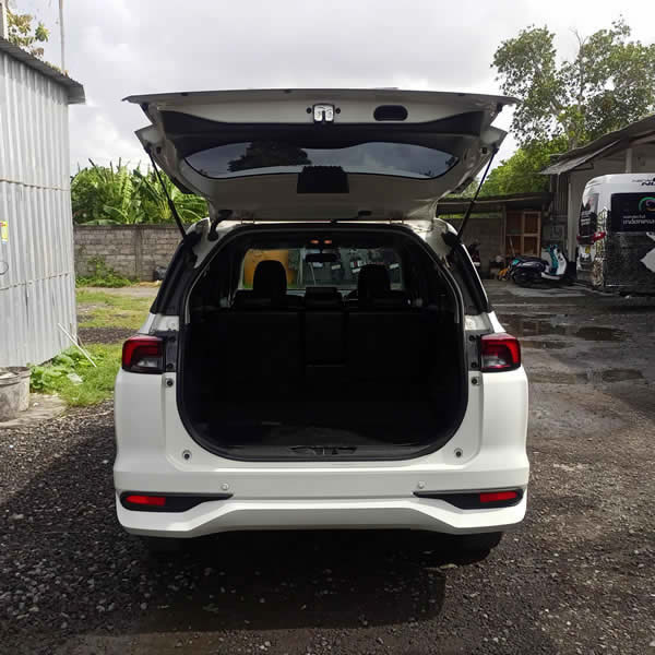 Luggage space Toyota Avanza 5-seater passenger car for Ngurah Rai International Airport (DPS) Denpasar, Bali Airport Transfer to Balangan