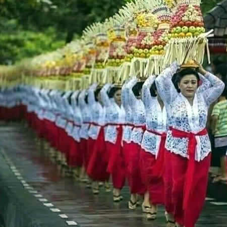 Bali Airport Transfer, Transportation Car and Van Charter.