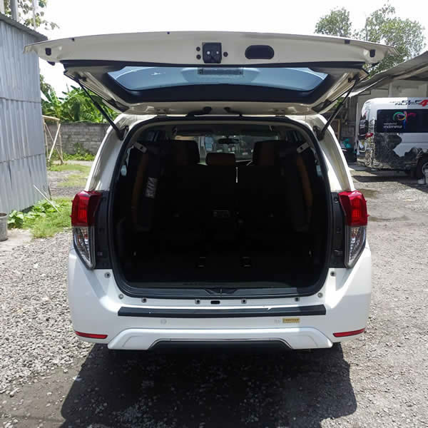 Luggage Space Toyota Innova 6-seater car for Ngurah Rai (DPS) Denpasar Bali Airport Transfer to Kraksaan, East Java transfer and Car Charter