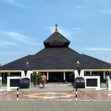 Bali Airport Transfer to Demak, Central Java