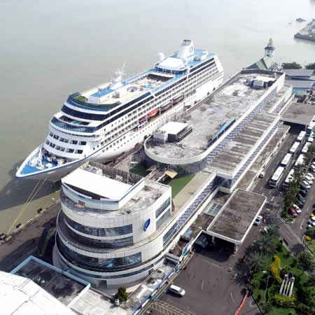 Antar Jemput Bandara Bali ke Pelabuhan Tanjung Perak Surabaya Jawa Timur dan Carter Mobil